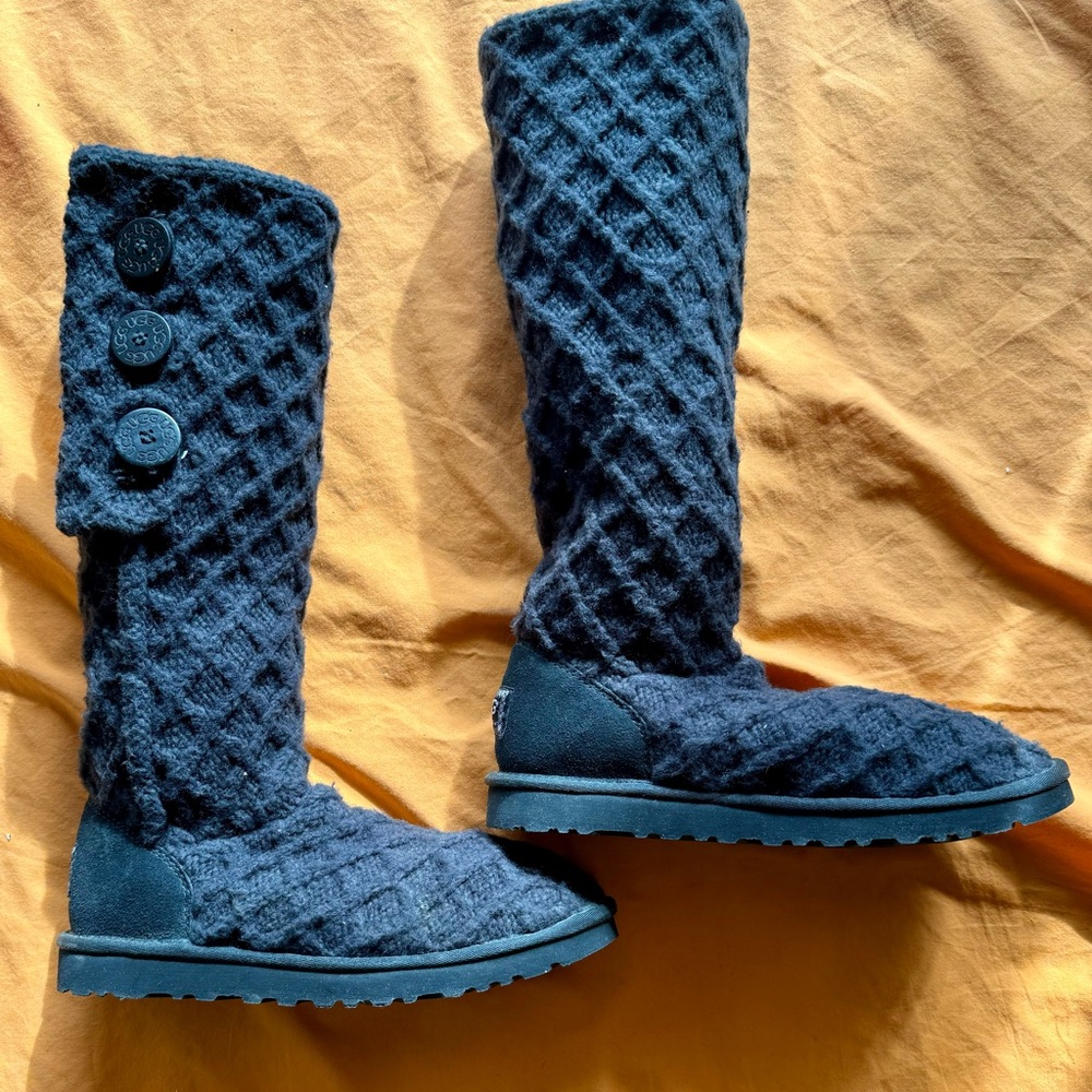 UGG Cable Knit Boots (w/out Zipper)